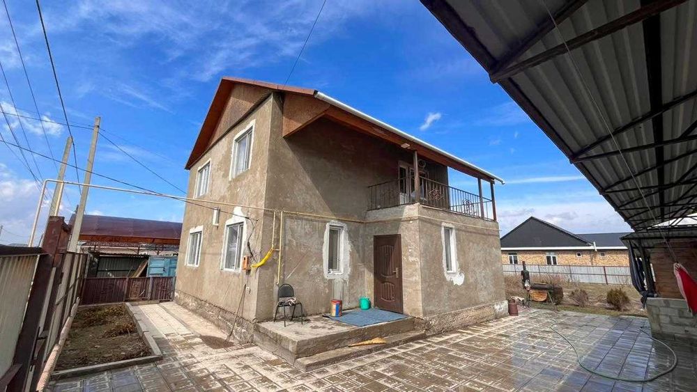 Продаю  % комнатный  дом СЗЖР