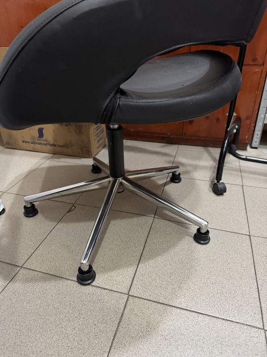 Фризьорски стол, почти нов, много малко използван