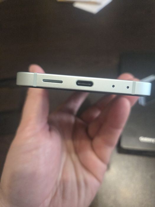 Продавам   Samsung Z Flip 6