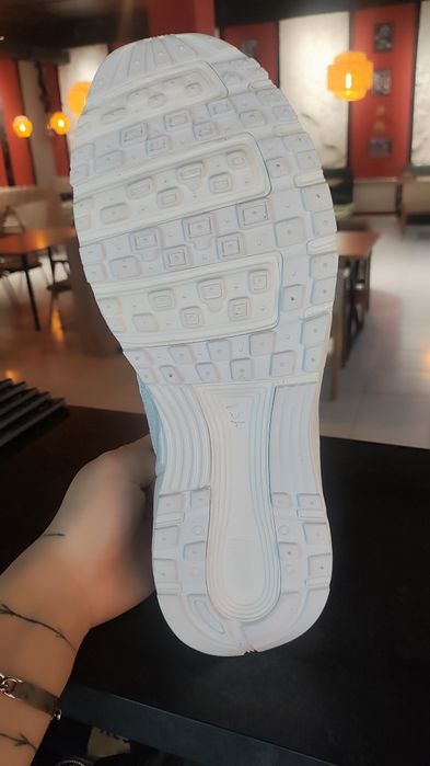 Nike кроссовки белые новые 44размер