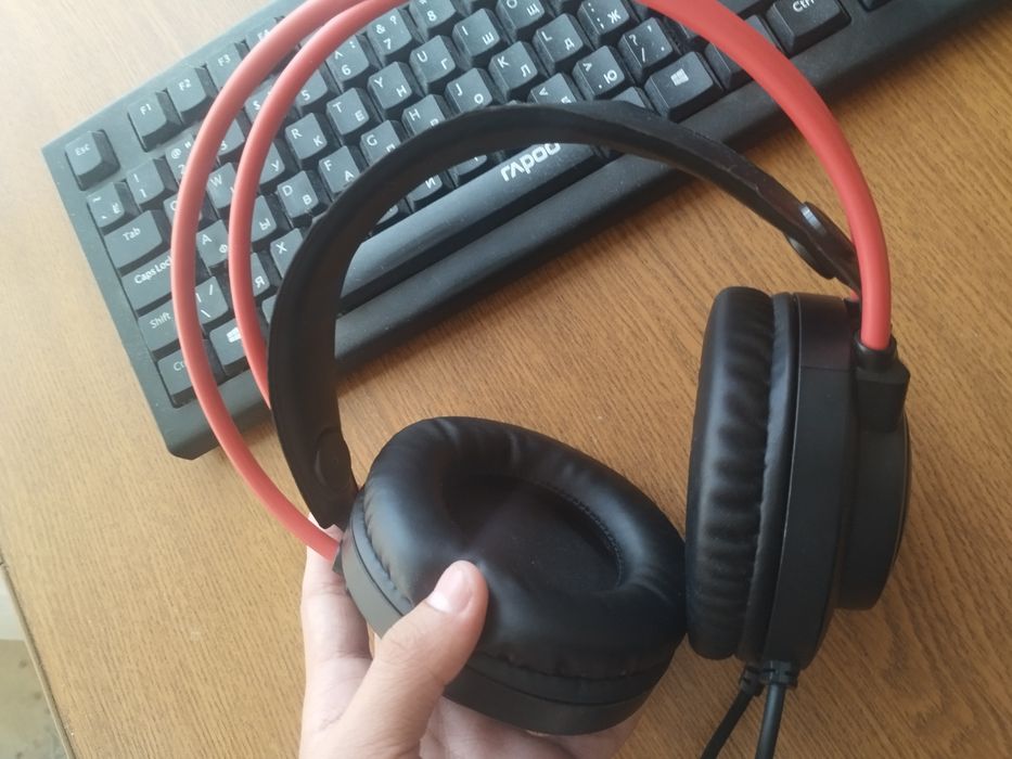 Игровые наушники продаю срочно