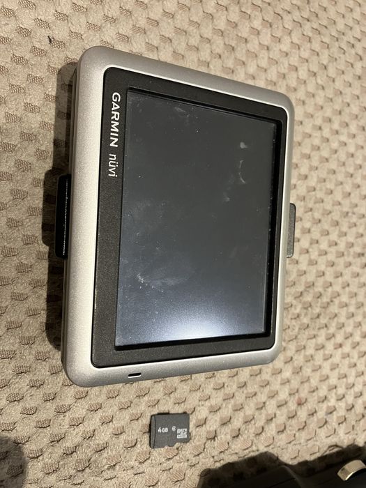 Навигация Garmin nüvi 1200 GPS с оригинално зарядно