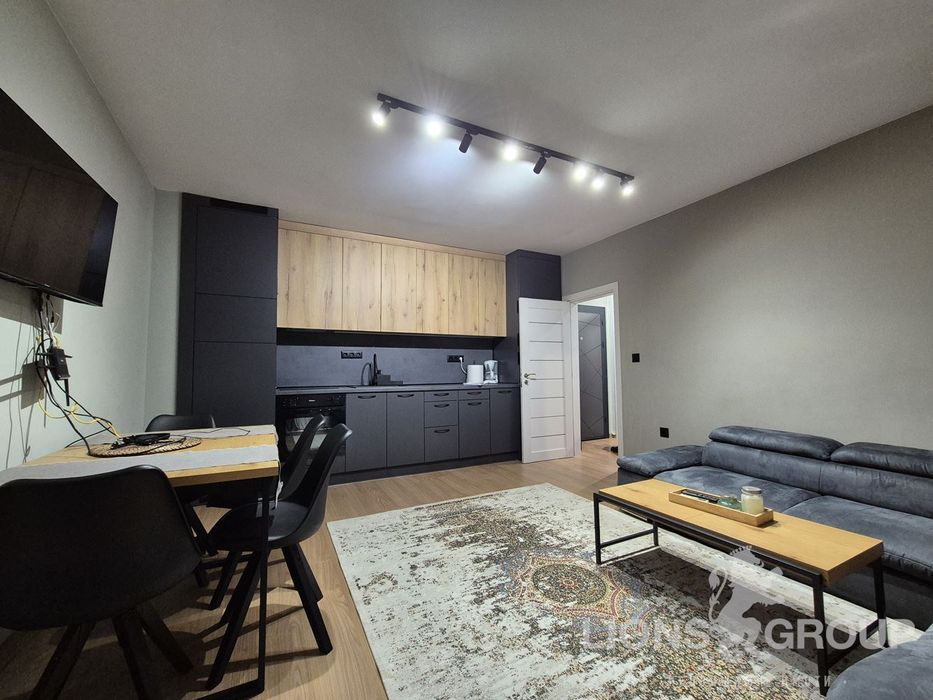 Дава се под наем Тристаен апартамент в Варна, Чайка - 100 кв.м за 997.05 € - Снимка #1