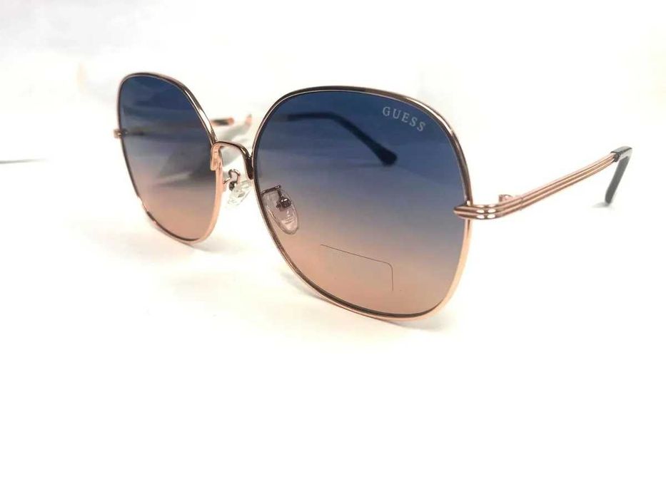 Оригинални дамски слънчеви очила Guess -45%