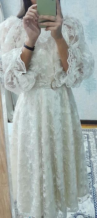 Vecherniy koʻylak. S razmer.