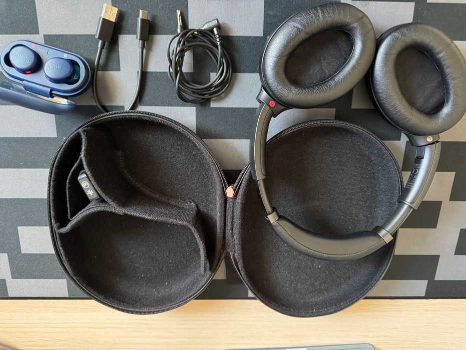Pachet Sony: Căști WH-1000XM3 (Noise Cancelling) + BONUS Sony WF-XB700