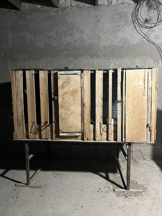 Тауық қора сатылады 2 штук