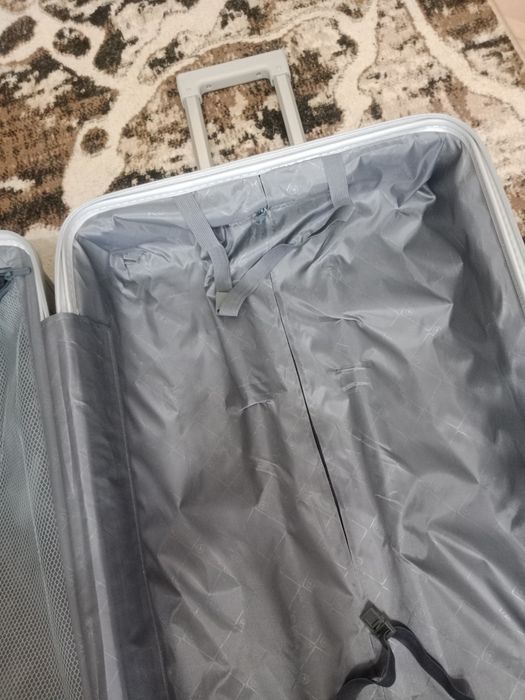 Продам чемоданы в отличном состоянии