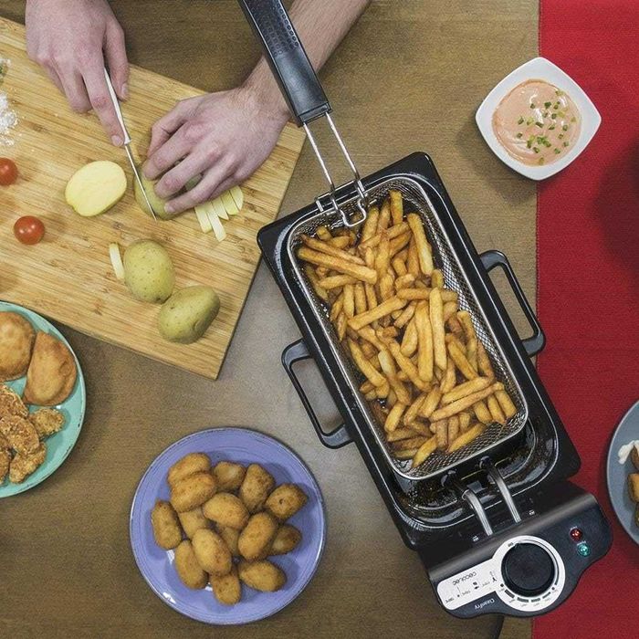 Фритюрник Cecotec CleanFry 3L 2000 W, неръждаема стомана, филтър OilCleaner, който поддържа олиото чисто, 3 литра