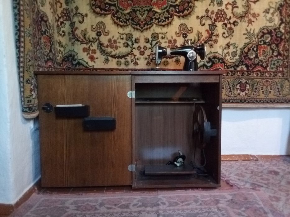 Продам телевизор и швейную машинку