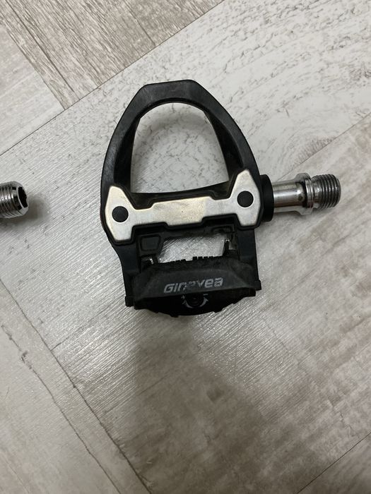 Шоссейные педали, контакты