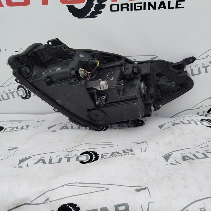 Far dreapta Toyota Yaris facelift lupa an 2017-2018-2019-2020