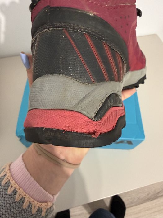 Bocanci dama drumetii