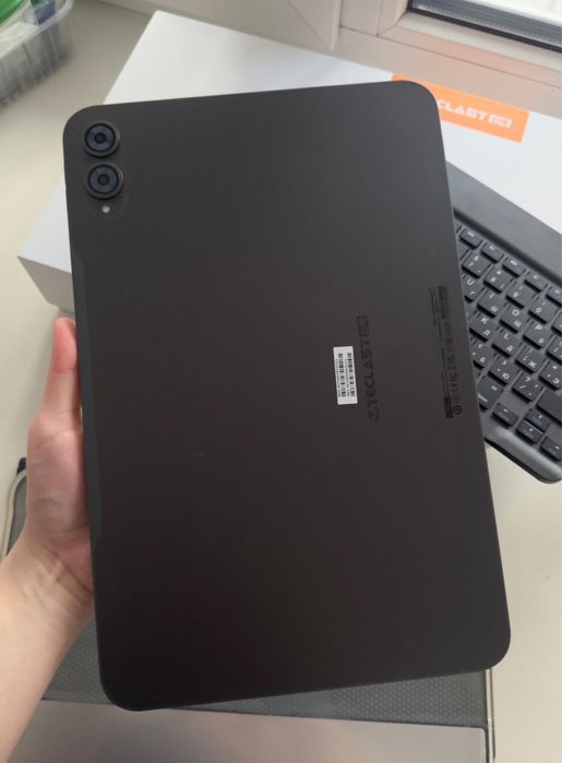 Планшет почти новый