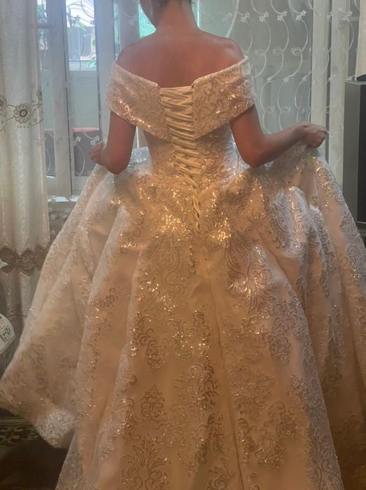 Свадебное платье