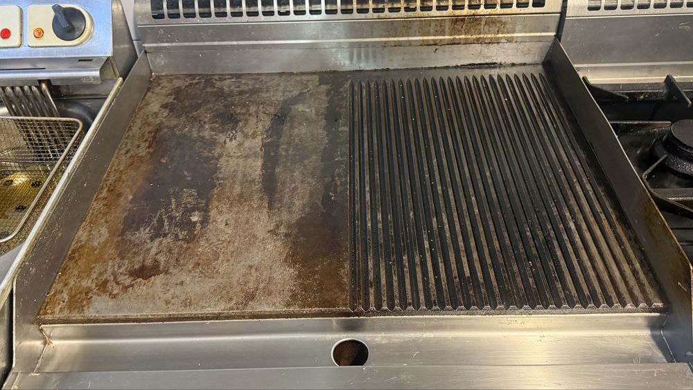 Se vinde gratar profesional pe gaz cu plita dubla , plata/striatii !