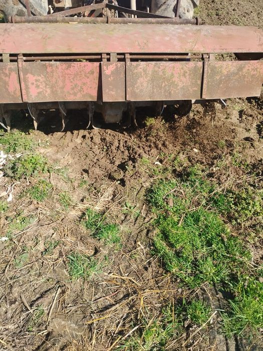 Vând freză  după tractor