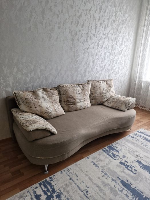 Продам диван в хорошем состоянии