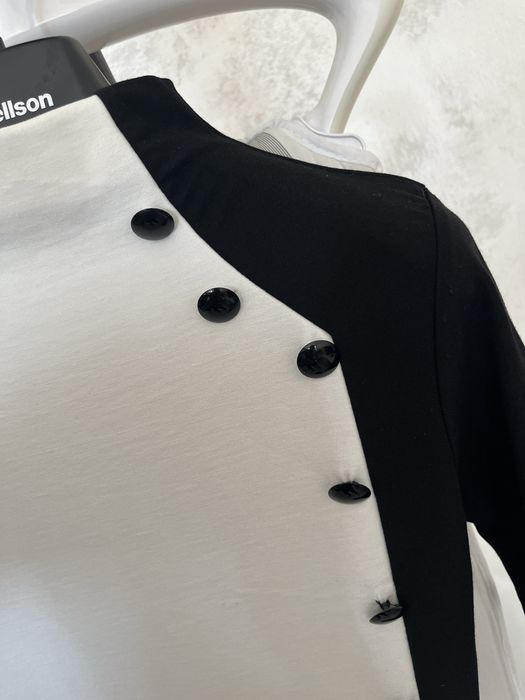 Дамска рокля черно и бяло с цепка