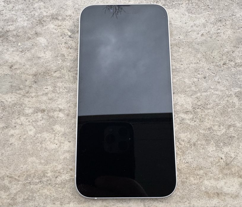 IPHONE 14 много запазен