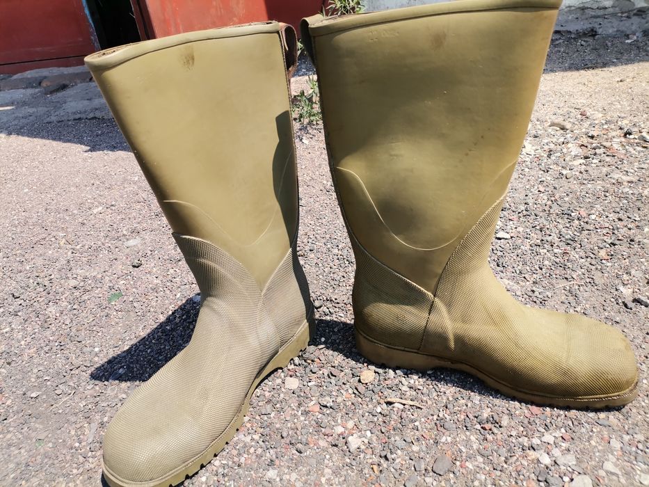 Резиновые сапоги