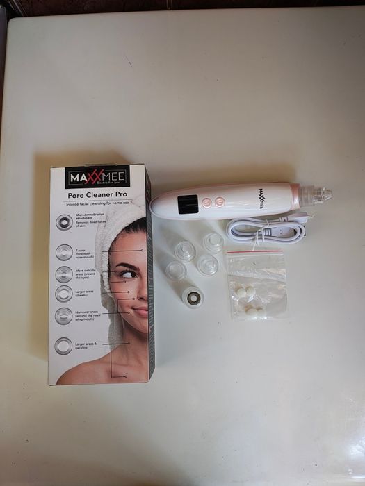 Aparat de curatare faciala. MaxxMee Pore Cleaner Pro.