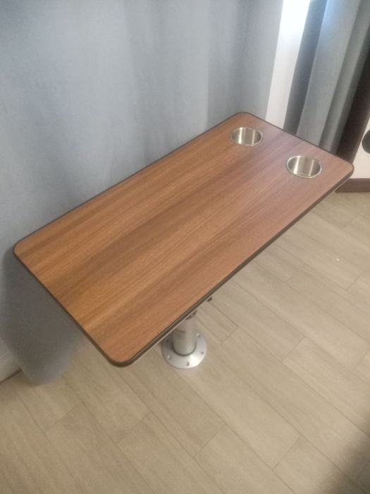 Vând masa reglabila pentru camera rulotă