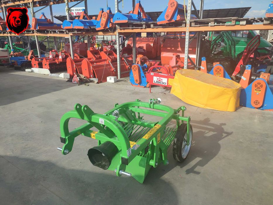 Utilaj de recoltat cartofi cu evacuare spate utilaj nou Agramix