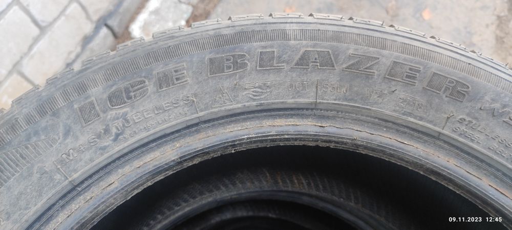 Продам резину всесезонная,.