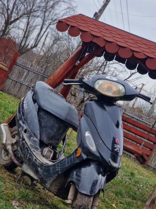 Vând scuter gy6!