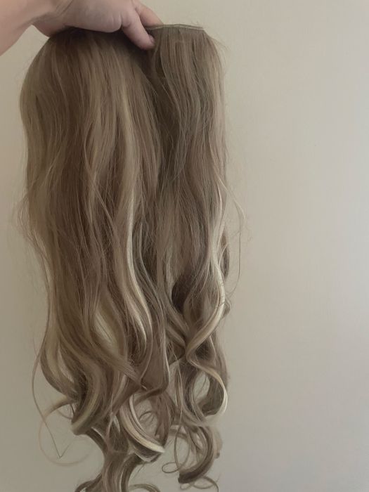 Tresă de păr sintetic