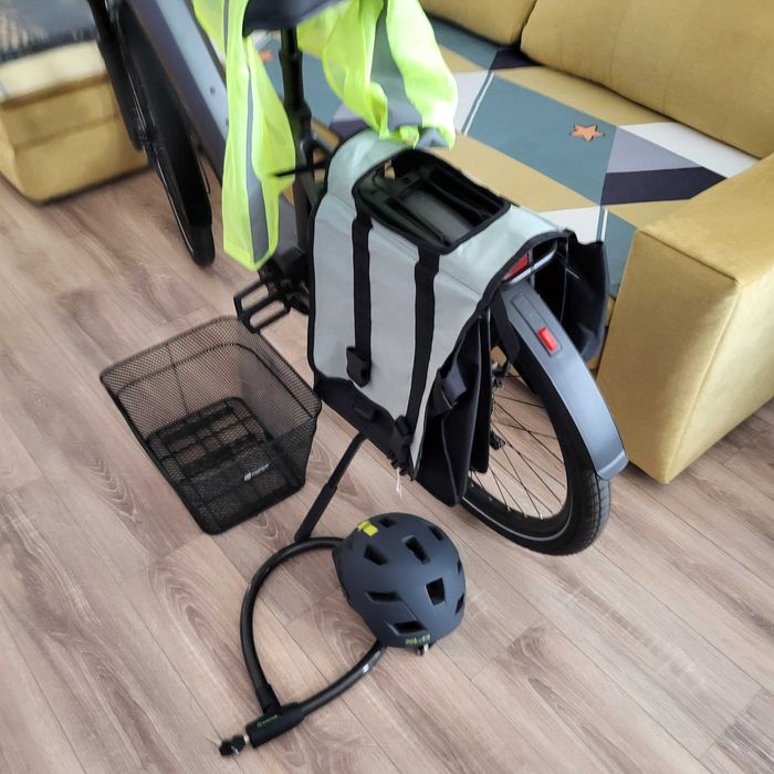 Bicicleta electrica Cube Kathmandu Chrome Pro 800 W, noua 28* si Bonus