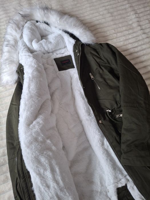 Зелена парка с обемна качулка!