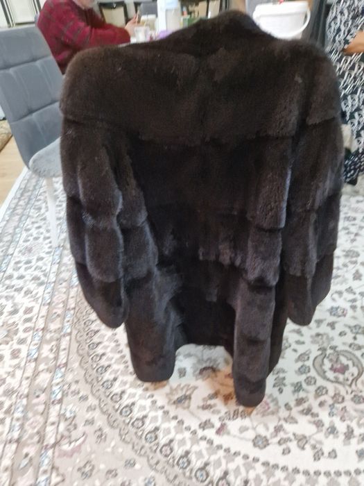 Продам шубу норковую. BLACKGLAMA.