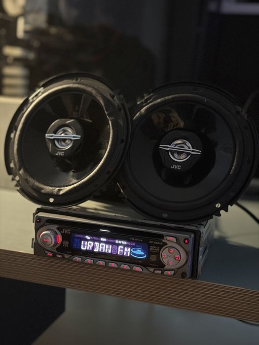 Radio CD JVC si Boxe