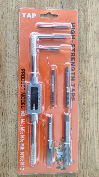 Набор метчиков и плашек (лерка)