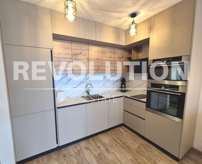 Дава се под наем Двустаен апартамент в Варна, Център - 60 кв.м за 650 € - Снимка #4