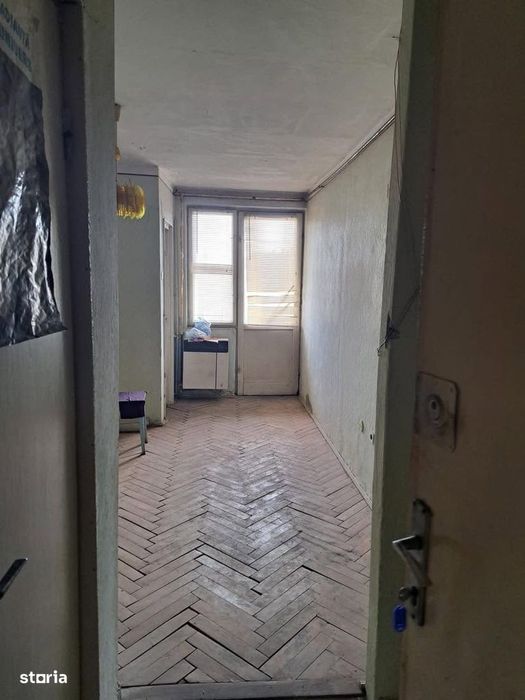 Garsoniera Ostrovului , etaj 4 , necesita renovare , 13.700 euro neg.