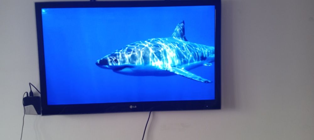 Продам телевизор LG full HD