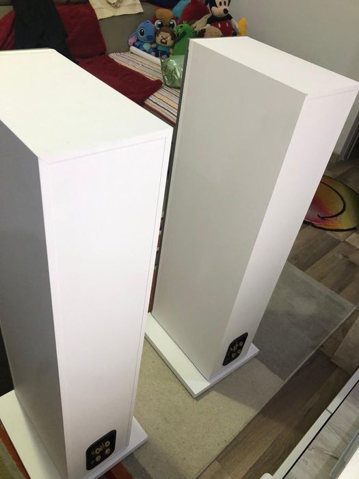 Boxe podea b&w 683s2