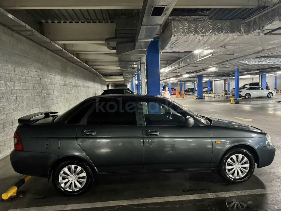 Продаю Lada Priora 2011 года.