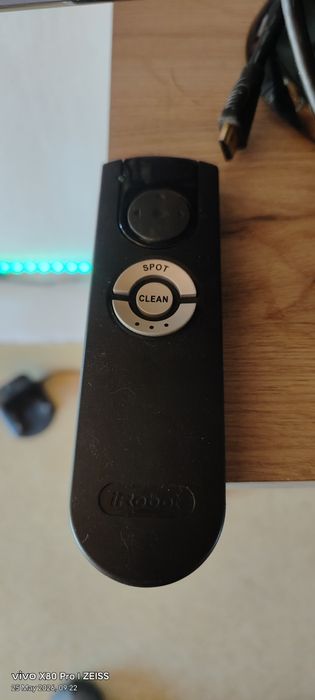 Irobot roomba  681  cu telecomanda și alimentatoare