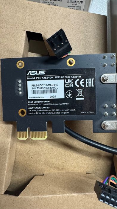 Wi-Fi адаптер ASUS PCE-AXE5400