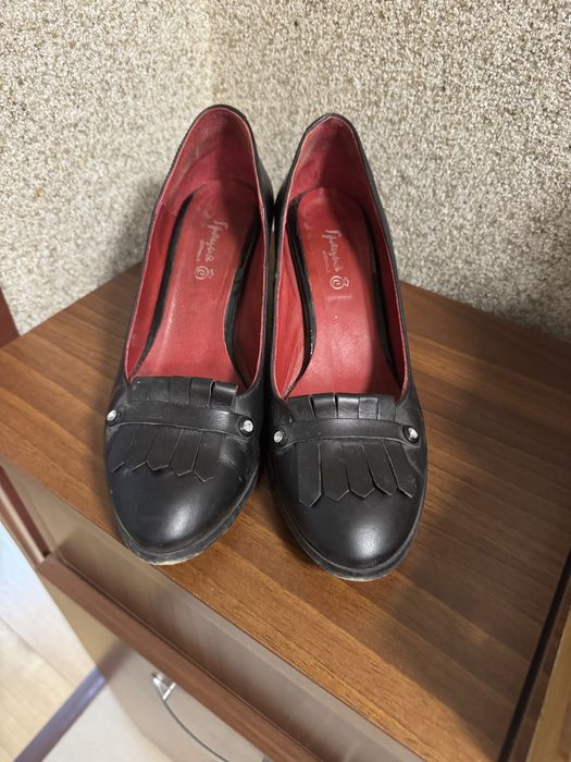 Обувки от естесвена кожа