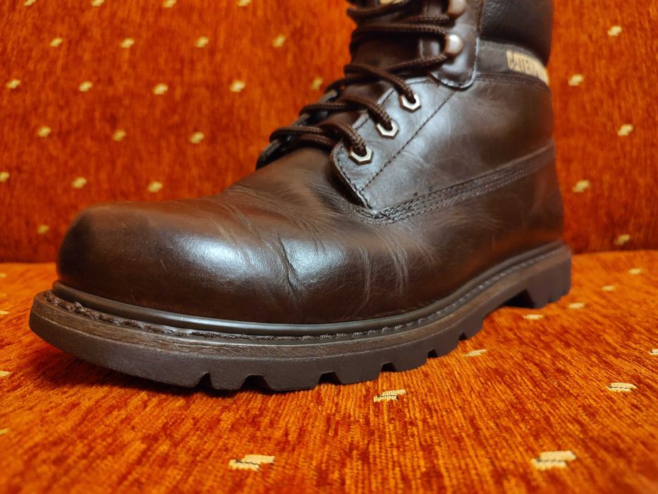 Caterpillar-мъжки боти №45