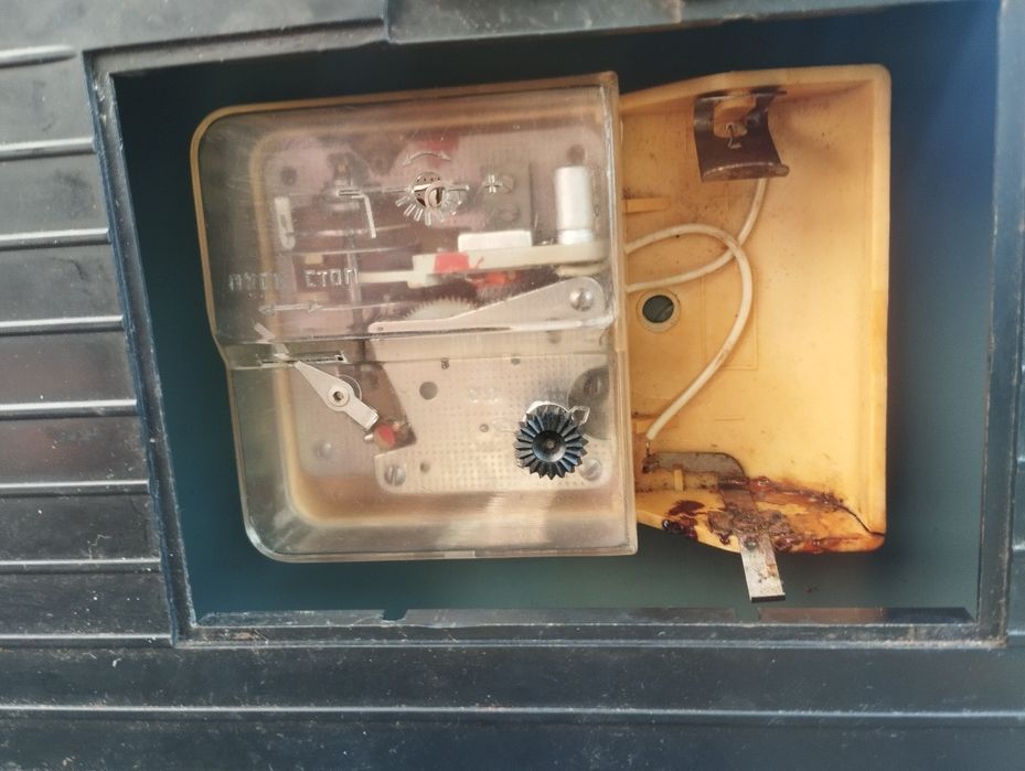 Настолен часовник Янтар