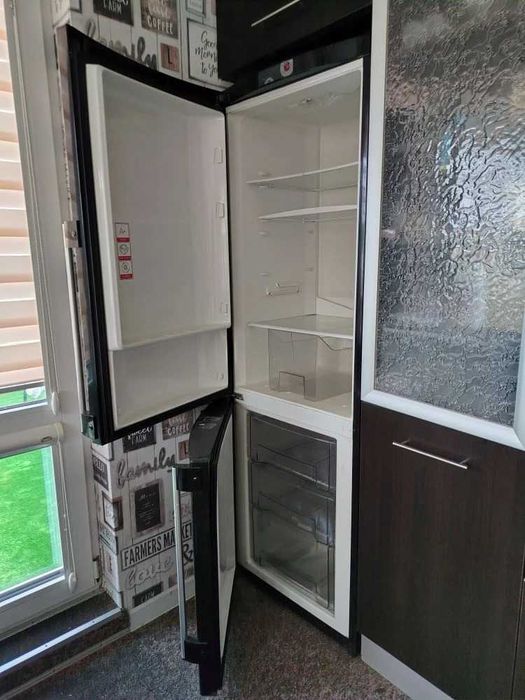 Хладилник за ремонт или за части