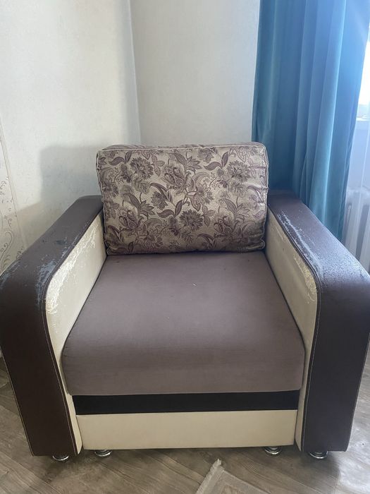 Продам б/у диван 321