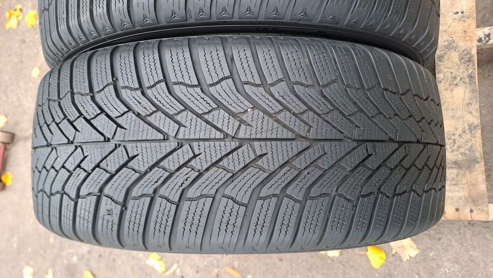 2бр. Почти Нови 225/45/18 Kumho Wintercraft WP 52