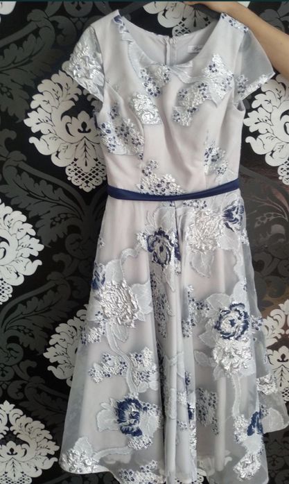 Продам вечерние платья